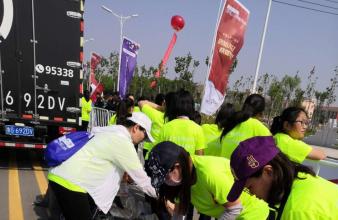 2019利津馬拉松開跑，分發(fā)獎牌、餐包等志愿者活動